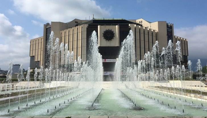 От НДК предлагат творчески дейци, свързани със Златния Орфей да допълнят списъка на МК за парични премии От НДК предлагат творчески дейци, свързани със Златния Орфей да допълнят списъка на МК за парични премии