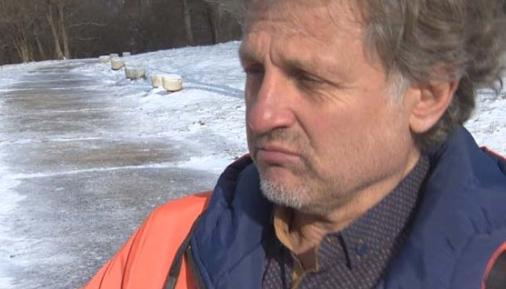 България се отвори към света, телевизиите се напълниха със западни шоупрограми (викат им „формати”), готварски конкурси, кастинги за певци и таланти, Биг брадъри, плеймейтки и прочее Къцита, Златки, шефове, измислени звезди от тъпи предавания… България се отвори към света, телевизиите се напълниха със западни шоупрограми (викат им „формати”), готварски конкурси, кастинги за певци и таланти, Биг брадъри, плеймейтки и прочее Къцита, Златки, шефове, измислени звезди от тъпи предавания…