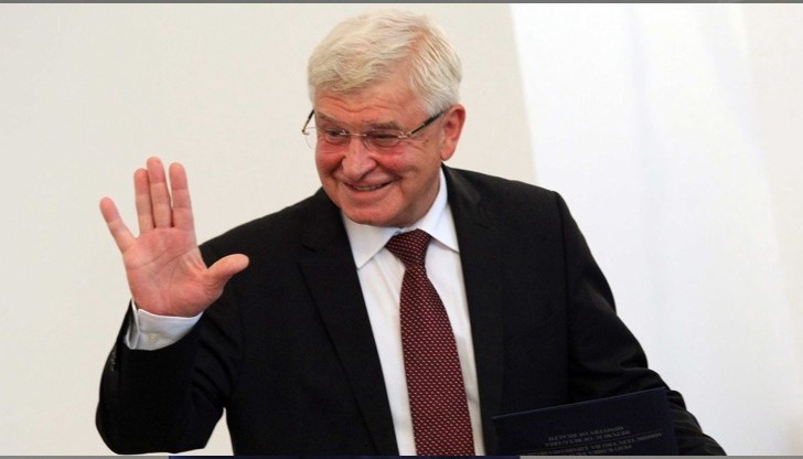 Много хора, които не са здравно осигурени, ползват кабинетите за спешна медицинска помощ, защото при спешен случай лечение не може да им бъде отказано