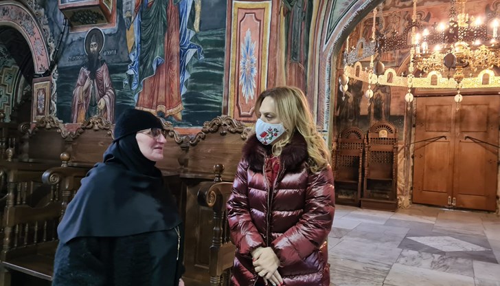 Марияна Николова посети Троянския манастир, откъдето обяви новата стратегия на министерството към поклонническия туризъм