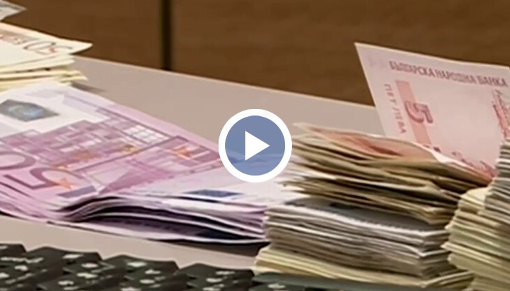 Офертите гласят, че посредниците предлагат решение за всеки – от бързи кредити, през заеми от физически лица, та дори съдействие при банков заем