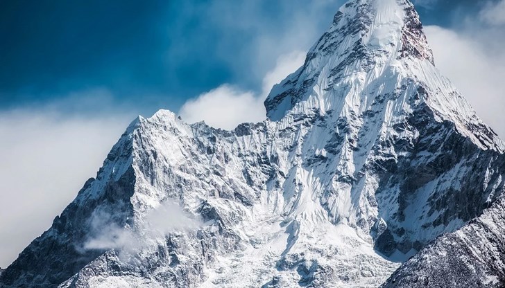 Ранен е 17-годишен младеж, който се подхлъзнал в снега и си счупил крака Ранен е 17-годишен младеж, който се подхлъзнал в снега и си счупил крака