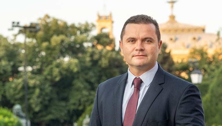 Пенчо Милков кани парламентарно представените партии и коалиции на консултации