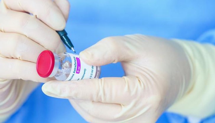 В Германия дотук са одобрени общо три ваксини: на BioNTech/Pfizer, на Moderna и на AstraZeneca