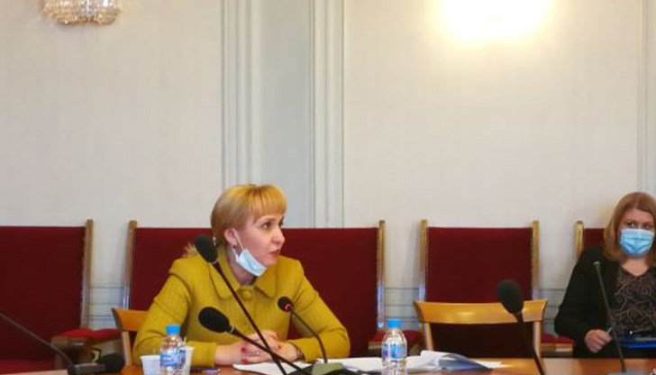 Предложението е на омбудсмана Диана Ковачева, защото "хората не могат да покриват най-неотложните си нужди" Предложението е на омбудсмана Диана Ковачева, защото "хората не могат да покриват най-неотложните си нужди"