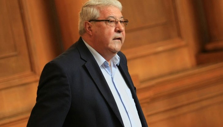 Какъвто чорбаджията, такива и ратаите, констатира Спас Гърневски Какъвто чорбаджията, такива и ратаите, констатира Спас Гърневски