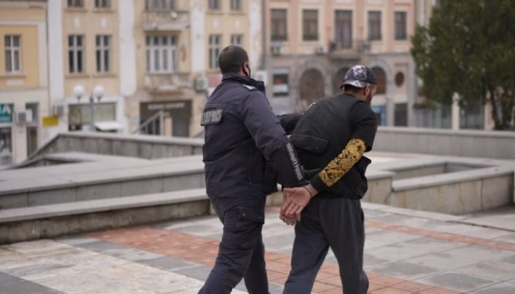 Дрогираният рапър, откраднал такси във Варна, е лежал в психиатрично заведение