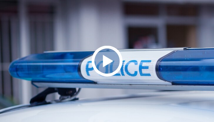 Майката на убитото дете и другото им дете, на 11 години, не са присъствали на зловещия инцидент. По-късно именно те са открили мъжа и намушканото момиченце