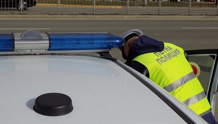 39-годишният мъж представил на униформените свидетелство за управление на МПС от турски образец 39-годишният мъж представил на униформените свидетелство за управление на МПС от турски образец