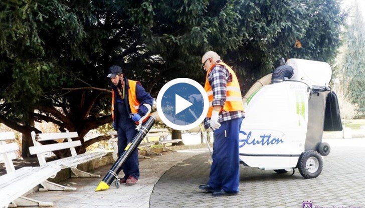 Прахосмукачката поглъща камъчета, прах и фасове