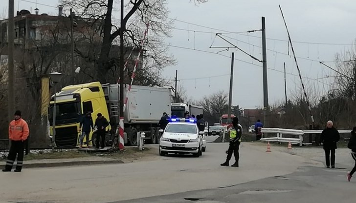 Пътен инцидент е станал преди минути в Лом