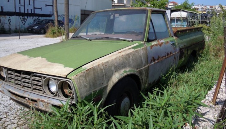 Община Русе апелира гражданите доброволно да премахнат старите си автомобили от улиците и междублоковите пространства Община Русе апелира гражданите доброволно да премахнат старите си автомобили от улиците и междублоковите пространства