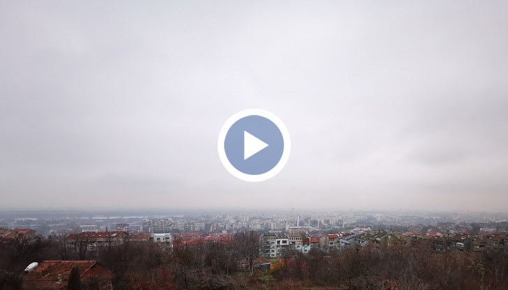 Очаква се ситуацията да се промени, след като в страната нахлуе студен атмосферен фронт