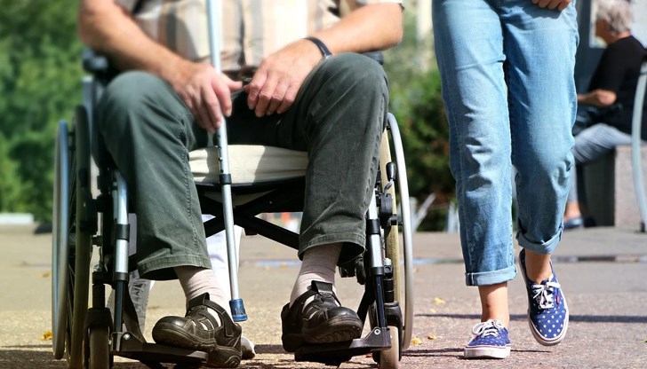 Участници в конкурса могат да бъдат юридически лица – държавни, общински, стопански и неправителствени организации, регистрирани по българското законодателство, притежаващи или стопанисващи обектите Участници в конкурса могат да бъдат юридически лица – държавни, общински, стопански и неправителствени организации, регистрирани по българското законодателство, притежаващи или стопанисващи обектите