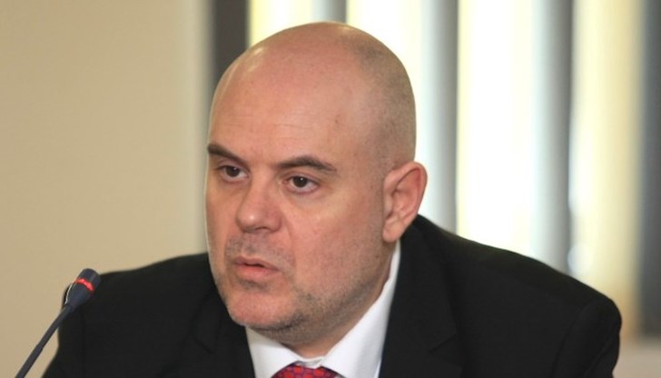 Пресечена е търговия с неистински американски и български документи за самоличност