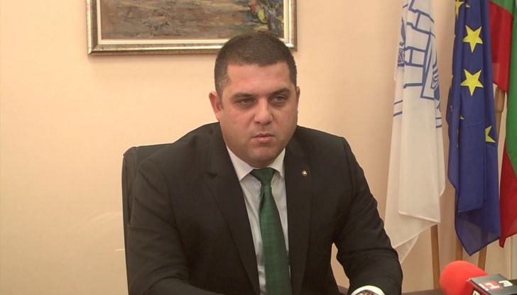 Полемика по въпроса защо председателят на Общинския съвет на Русе би оглавил листата на ВМРО във Варна