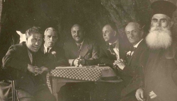 Писателят публикува първите си разкази в Русе през далечната 1902 година