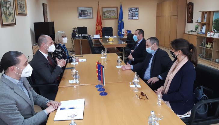 Кметът на македонския град Щип д-р Сашо Николов е уверил българския посланик, че е дал това предложение