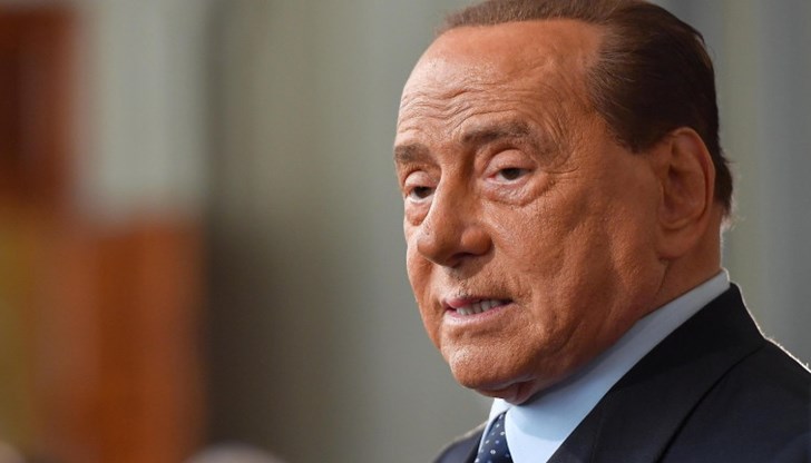 Берлускони падна в къщата си в италианската столица и си контузи бедрото