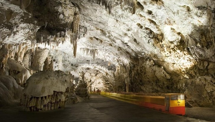 Мястото е пълно с много тайни Мястото е пълно с много тайни