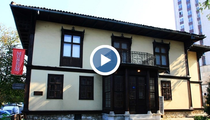 Легенда разказва как Мидхат паша се влюбил в русенка и й подарил тази къща