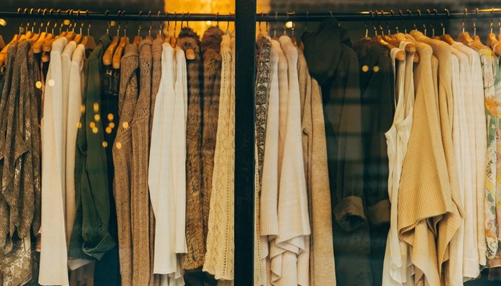 Формалдехид, амоняк, тефлон, фталати са част от синтетичните тъкани. А това са канцерогенни вещества