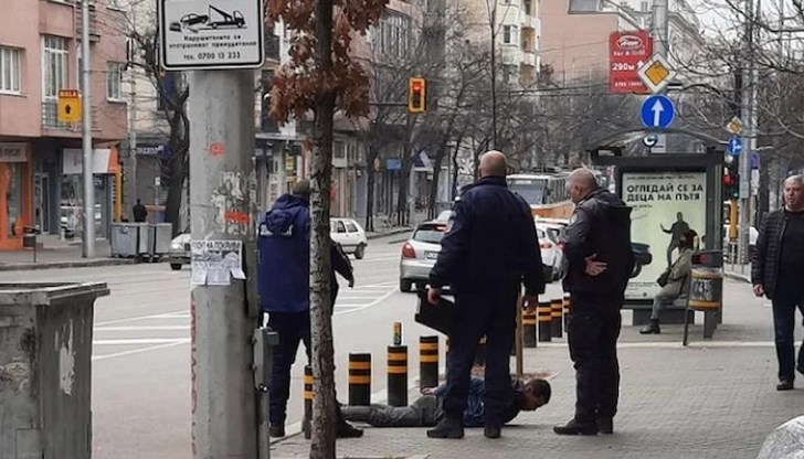 Арестът е извършен на автобусната спирка точно пред Софийската опера