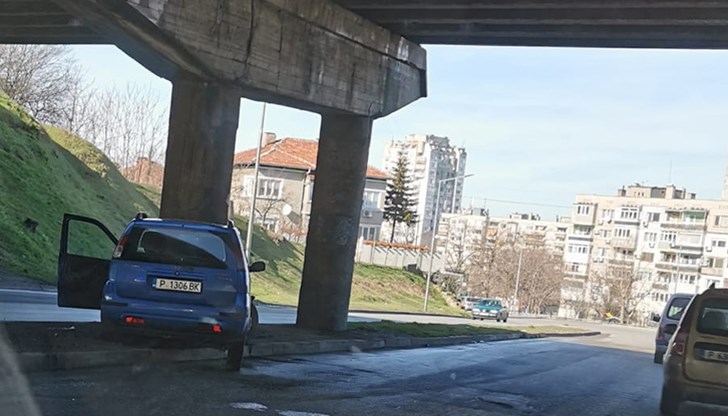 Шофьорката на автомобила е откарана в спешното отделение на УМБАЛ "Канев"