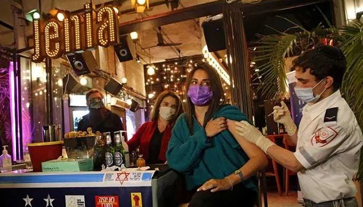 Много млади хора се възползваха, за да получат безплатно шотче