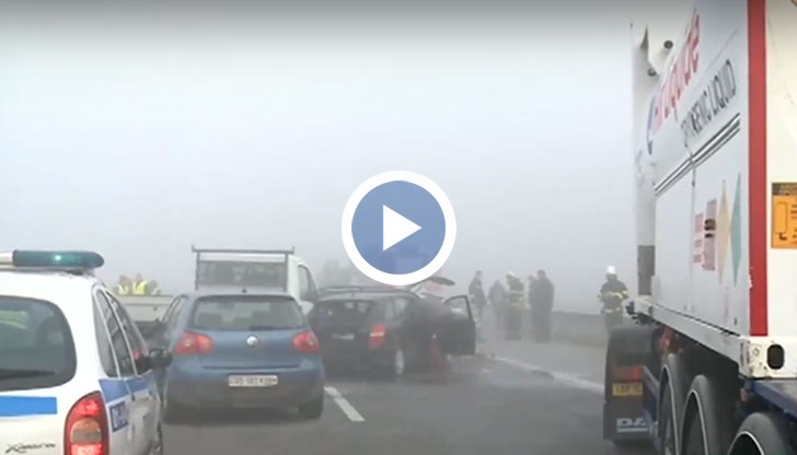 Ударили са се 9 автомобила край Сандански