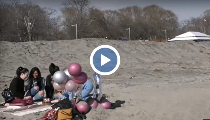 Много хора избраха да прекарат съботния ден на плажната ивица