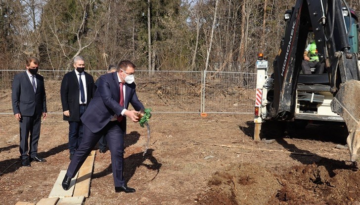 На практика днес беше дадено началото на строителството, реконструкцията и ремонта на обектите от системата на спешната медицинска помощ в страната