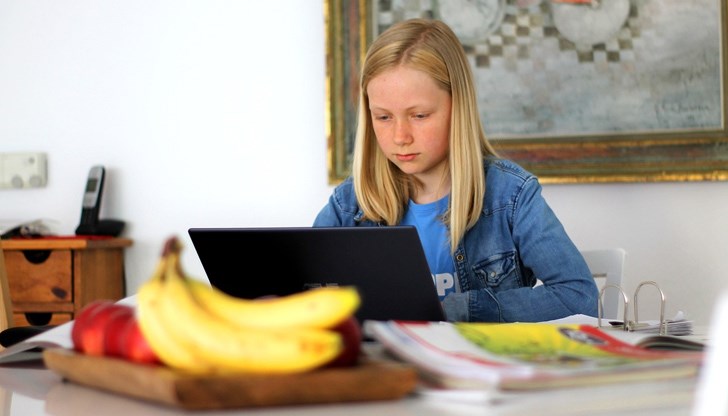 Какво правят децата - огледайте се. Не четат, не комуникират, не се вълнуват от новини, не следват дори естествените си младежки вълнения Какво правят децата - огледайте се. Не четат, не комуникират, не се вълнуват от новини, не следват дори естествените си младежки вълнения