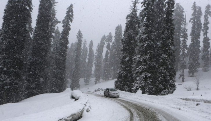 Днес над страната ще бъде студено и ветровито, а утре ще застудее още