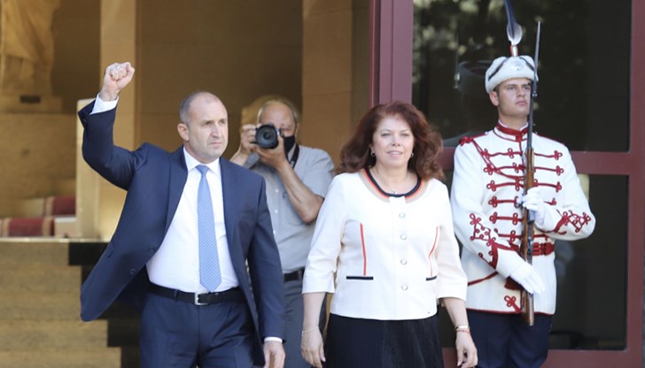 Румен Радев оправда очакванията за контрапункт на корупцията и простащината. И стана феномен Румен Радев оправда очакванията за контрапункт на корупцията и простащината. И стана феномен