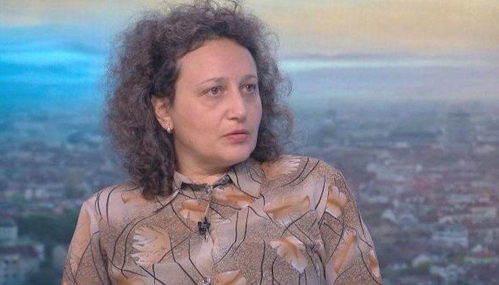 Според д-р Виктория Чобанова ваксинацията се оказва предизвикателство за личните лекари. В момента за хората избор няма и се имунизират с това, което има