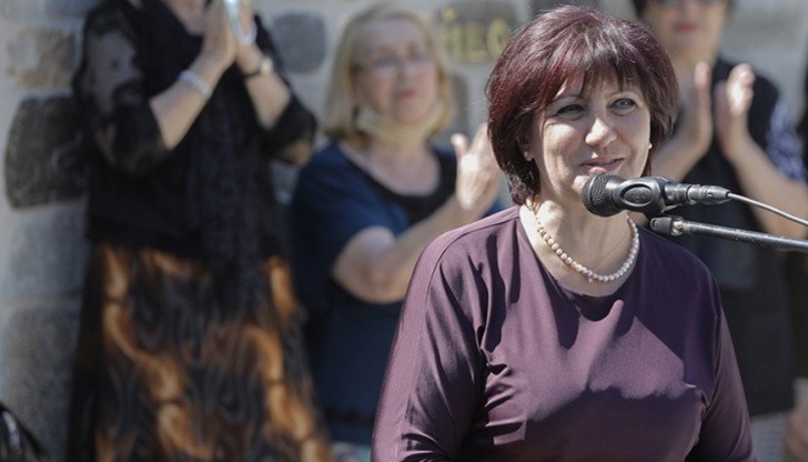 "Не се отклонихме от правилната посока", твърди Караянчева. Интересно за какво тогава има протести и недоволство в страната.....