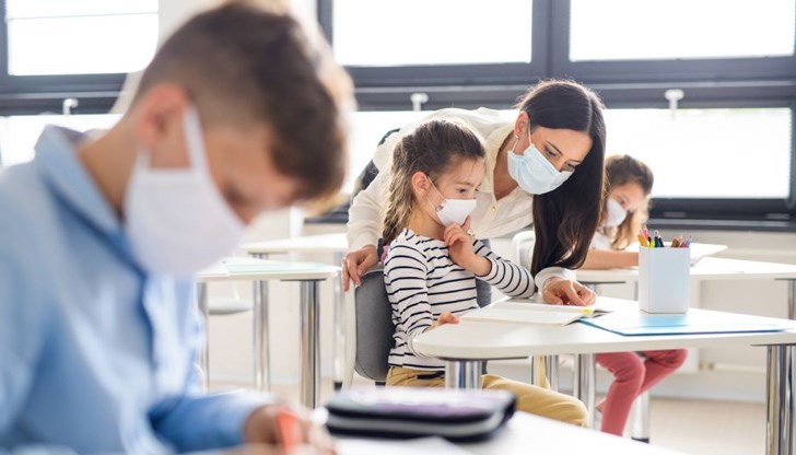 Отговорът идва от зам.-образователният министър Таня Михайлова