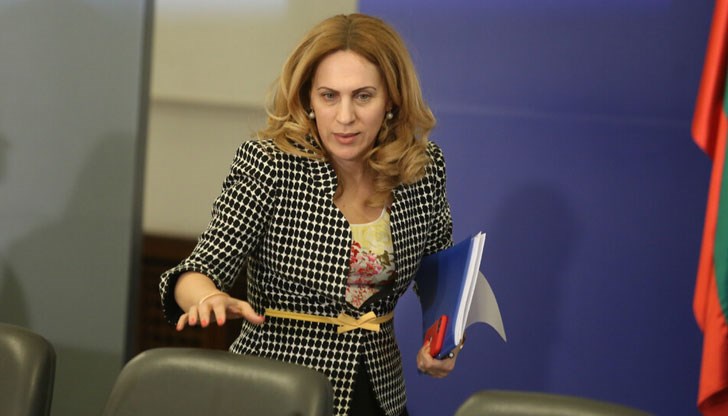 Трети ден вече нито един закон не е преправила!