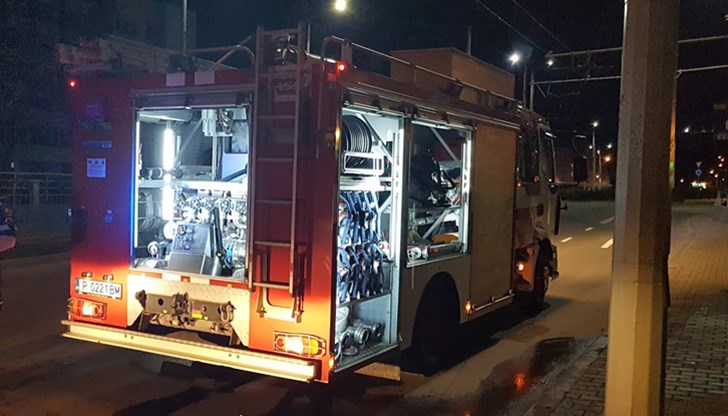 Оказало се, че колата имала повреда, което е предизвикало изпарение във вид на дим Оказало се, че колата имала повреда, което е предизвикало изпарение във вид на дим