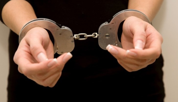 В резултат на множеството удари с ръце и крака по тялото на възрастната жена, пострадалата починала В резултат на множеството удари с ръце и крака по тялото на възрастната жена, пострадалата починала