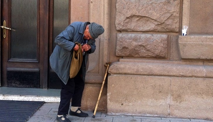 Заплатите се повишавали, а все повече работещи бедни има, които живеят на бързи кредити и затъват все повече. Има наплив на чужди инвеститори, а всъщност най-много пари в България внасят българите, работещи в чужбина