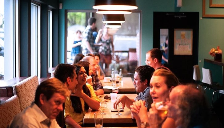 Проучване посочва, че повечето германци са съгласни на имунизационен паспорт, който ще им позволи да посещават без ограничения обществени места Проучване посочва, че повечето германци са съгласни на имунизационен паспорт, който ще им позволи да посещават без ограничения обществени места