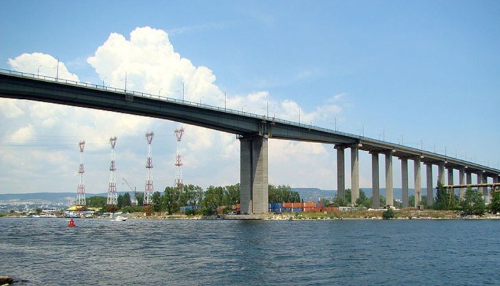 Че има теч на фекални води и замърсяване на водата в езерото е ясно, но подобен подход и укриване на информация за обществено значимо замърсяване, няма как да не подхранва съмненията, че то не е никак малко