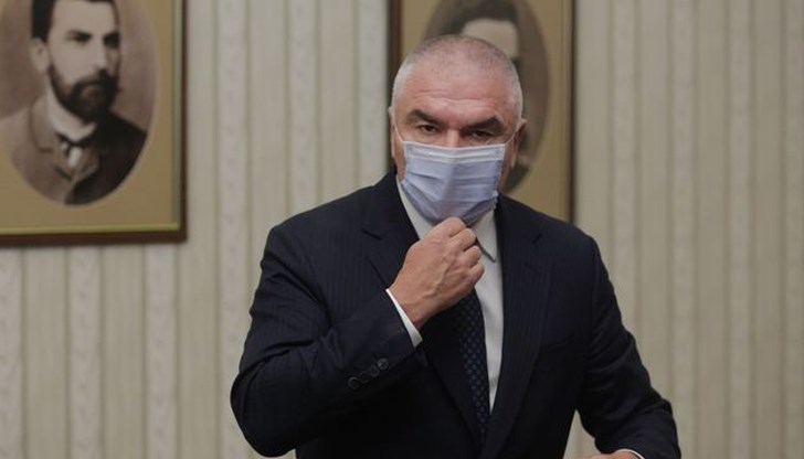 "Аз съм в същата позиция като Навални. Аз съм политик, който е атакуван заради политическите си виждания. Кой в България е Навални? Кого атакуват затова, че се явява в политиката и помага на хората?", пита Марешки "Аз съм в същата позиция като Навални. Аз съм политик, който е атакуван заради политическите си виждания. Кой в България е Навални? Кого атакуват затова, че се явява в политиката и помага на хората?", пита Марешки