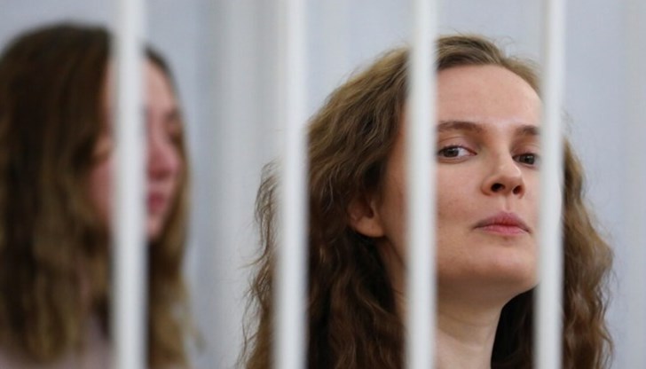 Двете са кореспондентки на Белсат, полска сателитна телевизия, излъчваща за Беларус Двете са кореспондентки на Белсат, полска сателитна телевизия, излъчваща за Беларус