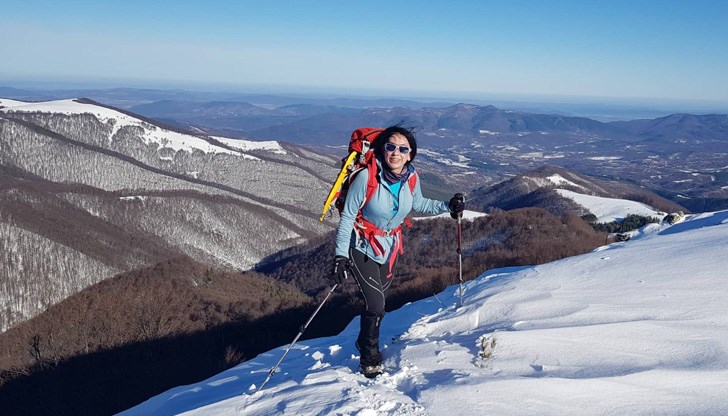 Повечето шерпи и алпинисти ще си намерят причина да не тръгнат да го търсят, добавя жената на покойния Боян Петров