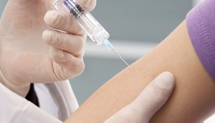 "Няма да се ваксинирам на този етап, изпитвам лек страх от самата ваксина", сподели Василка Тасева