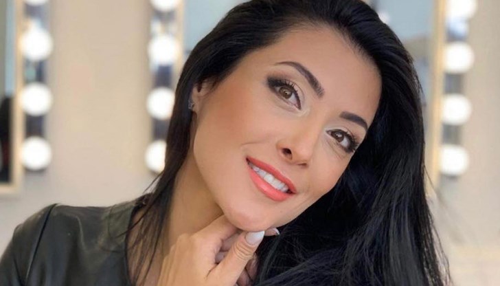 Христина Бобокова управлява две фондации, свързани с фамилията - за нумизматичния музей в Русе и за изкуство. Родена е в Пловдив в артистично семейство