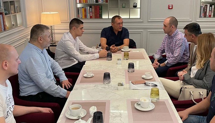 Това е поредният опит на хунтата да ни спрат от участие в изборите. Нищо неочаквано, написа Божков